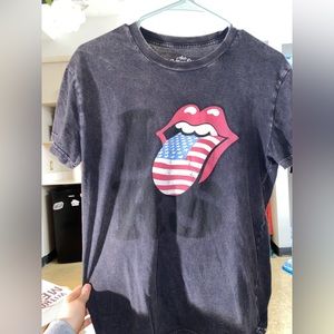 cute rolling stones t-shirt size s